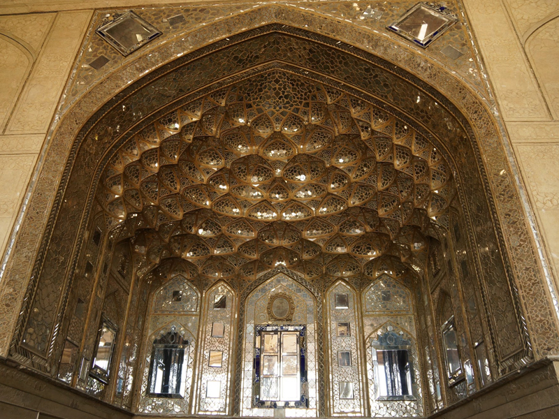 چهل ستون اصفهان ، ساختمان چهل ستون